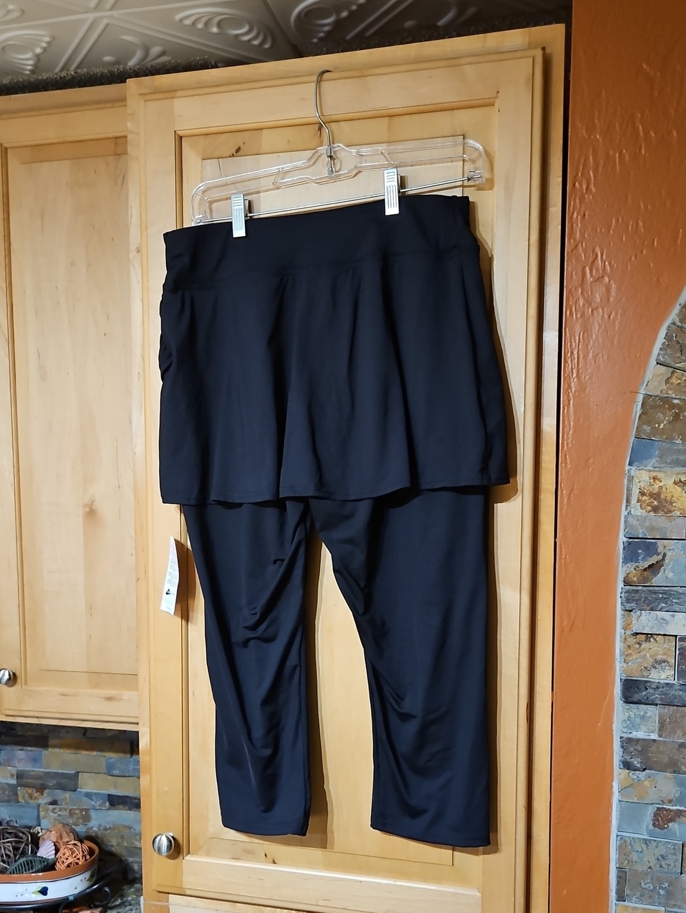 Lands' End Black Capri Skirted Swim Leggings Cover Up Black NWT - Picture 2 of 3